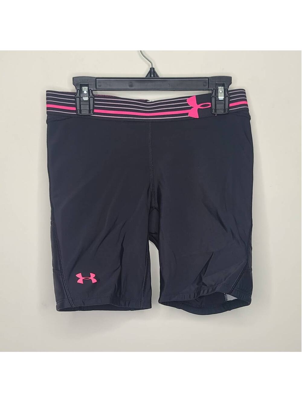 Under Armour black padded shorts - small